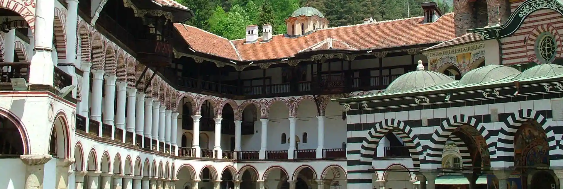 An imposing monastery building - Bulgarian translation